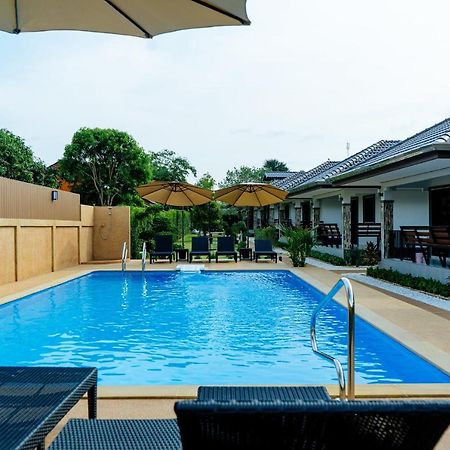 Thai Smile Resort Rayong Kültér fotó