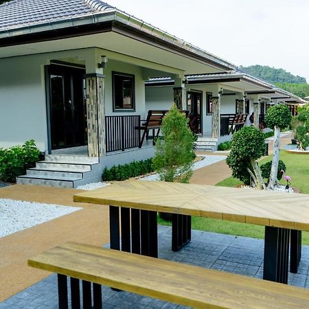 Thai Smile Resort Rayong Kültér fotó